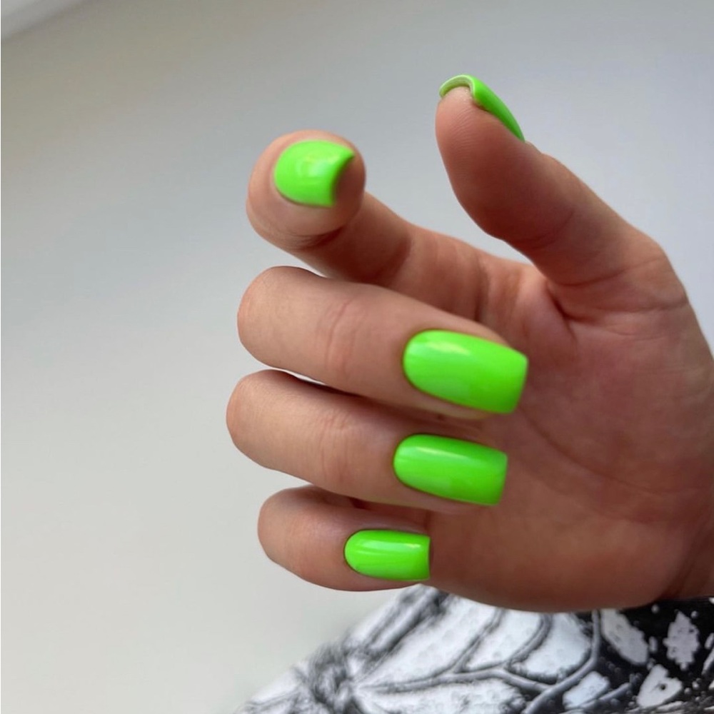 5 Luxury Brand Gel Nail Polish New/Unused just changed my mind on doing my nail. - Picture 7 of 12